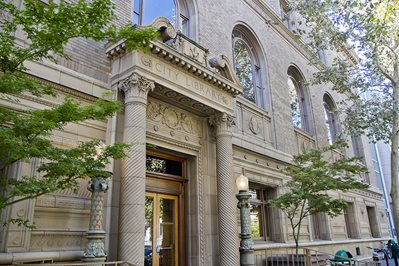 Entrance to the old City Library, part of the current Central Library on I Street in Sacramento